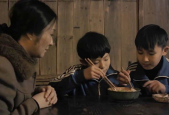 国产母子乱,温情脉脉的家庭故事